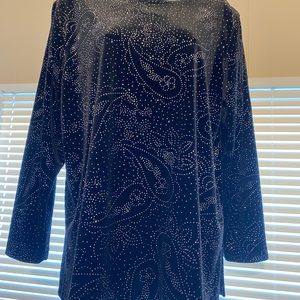 A shimmering Black Blouse